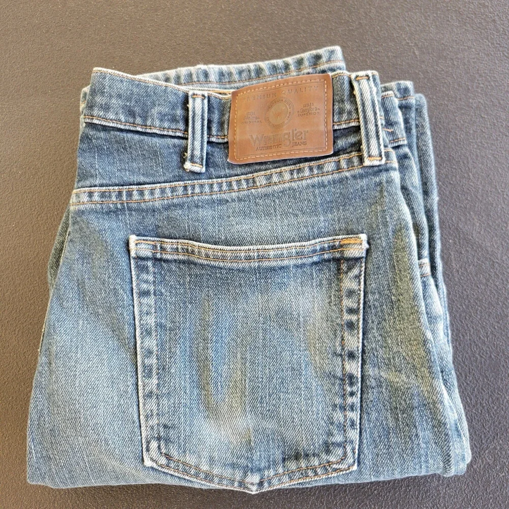 Wrangler Mens Classic Straight Jeans Blue 5 Pocket Medium Wash Denim 35x32